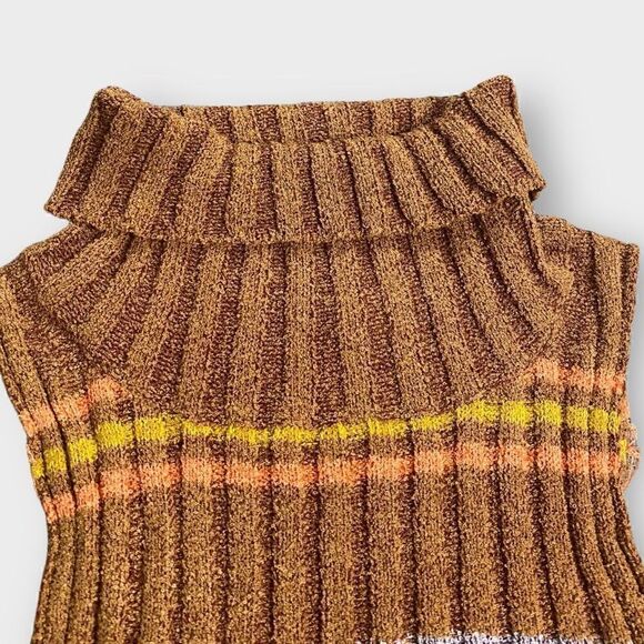 Free People Edith Vest Berry Petals Combo Womens size XSmall Great Condition - Picture 3 of 9